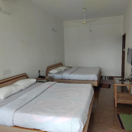 Hotel Sabari Residency Vālpārai Zewnętrze zdjęcie