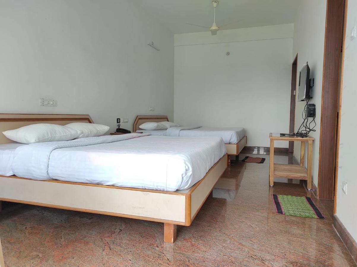 Hotel Sabari Residency Vālpārai Zewnętrze zdjęcie