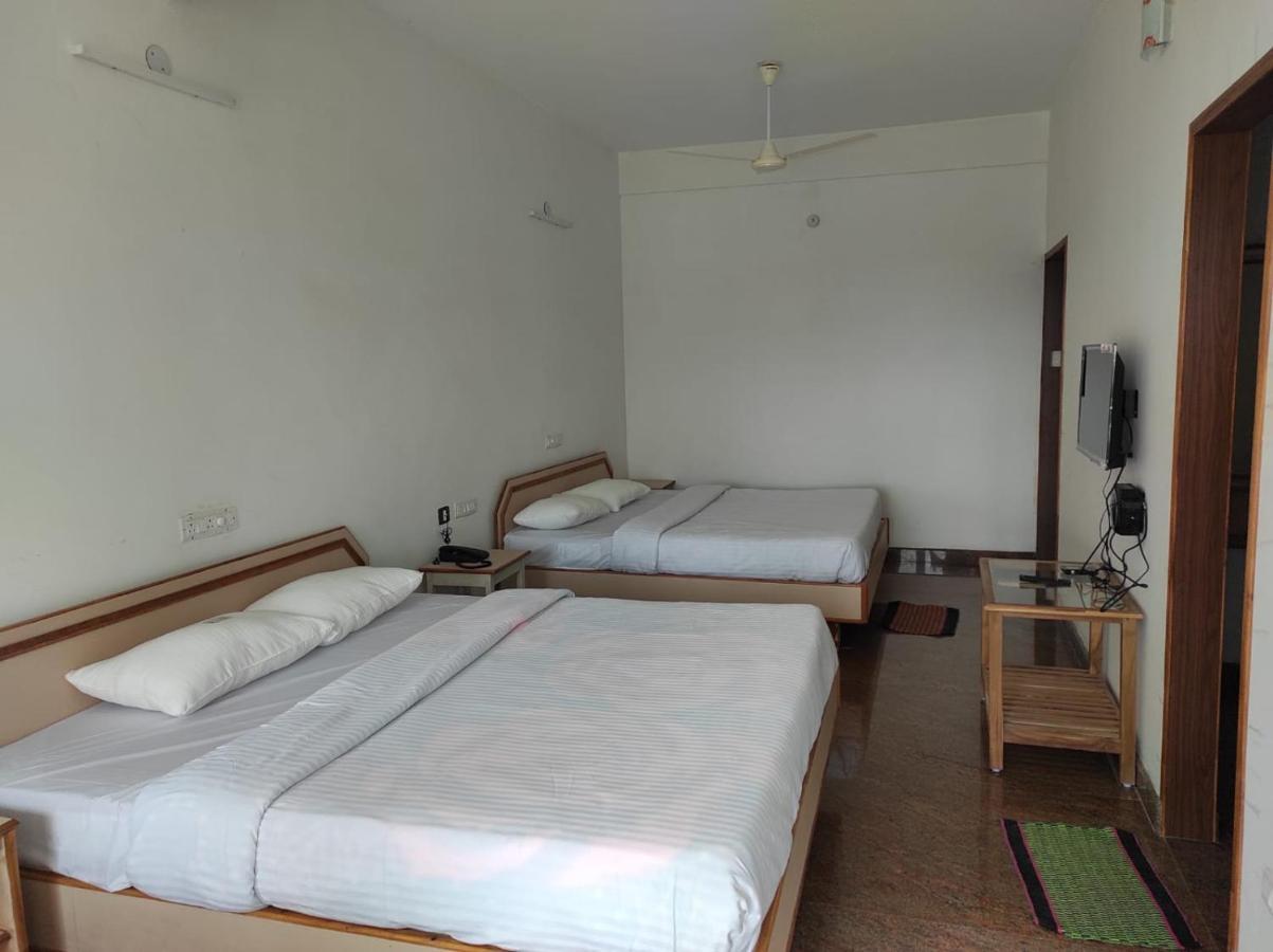 Hotel Sabari Residency Vālpārai Zewnętrze zdjęcie