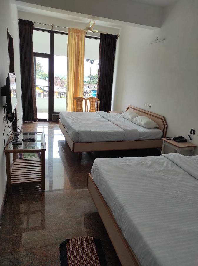Hotel Sabari Residency Vālpārai Zewnętrze zdjęcie