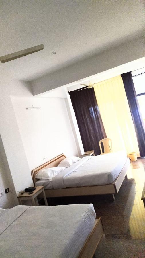 Hotel Sabari Residency Vālpārai Zewnętrze zdjęcie
